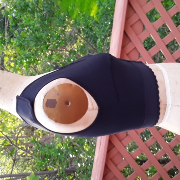 NWOT size M BLACK Marena Recovery Sleeveless Vest - STYLE NO. FVNS - Picture 6 of 13